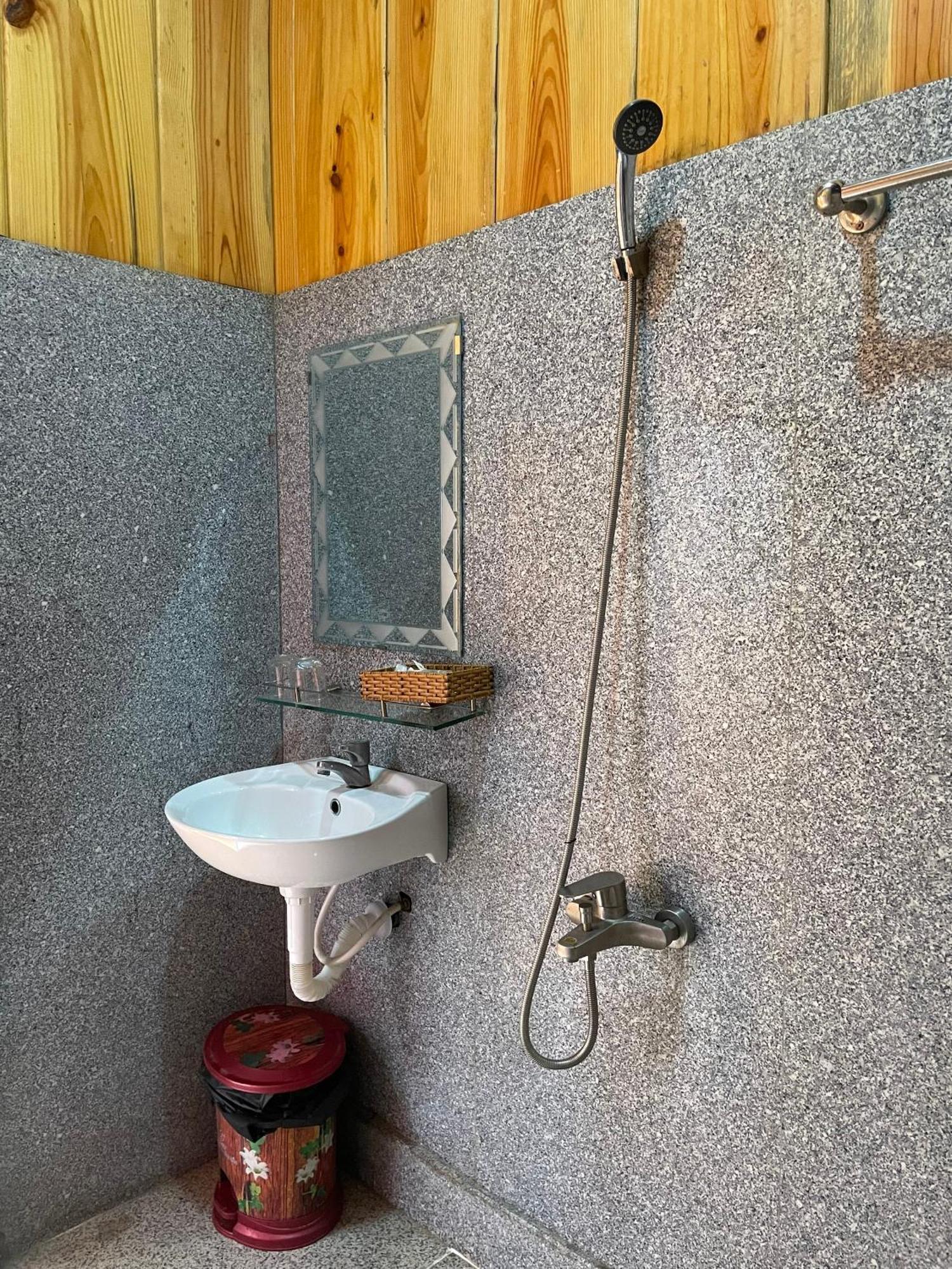 Hotel Khach San Huong Xua HaTien Exteriér fotografie